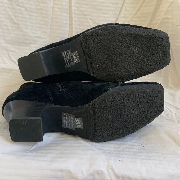 One Of 2 Black Suede Witchy heeled Booties 38.5 - Picture 5 of 15